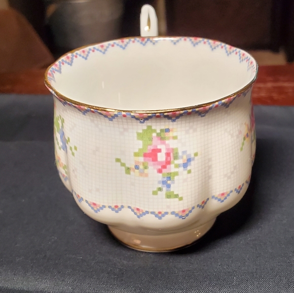 Royal Albert Bone China Petit Point Tea Cu… - Picture 5 of 6